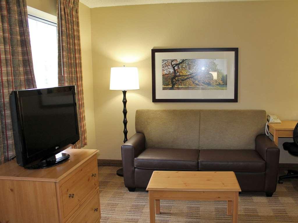 Beachwood Extended Suites Orange Room photo